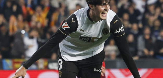 La renovación de Javi Guerra con el Valencia