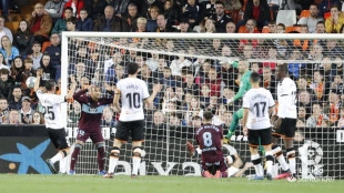 Trabajada victoria, el Valencia en racha (1-0)