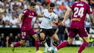 Agónico e importante triunfo del Valencia (2-1)