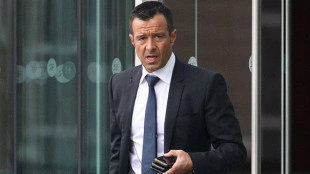 Jorge Mendes tiene trabajo de salidas en el Valencia 20/21