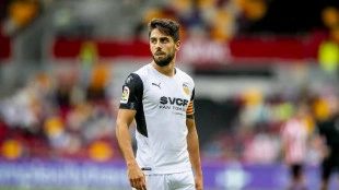 El Valencia traspasa a Sobrino al Cádiz: se busca fichar un delantero