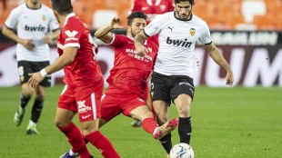 Competir y dar la cara en el Pizjuán, el objetivo del Valencia