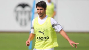 El Valencia debe vender a Carlos Soler, ya