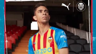 El Valencia presenta una de las camisetas más espectaculares de la historia