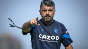 El fichaje del medio centro para el Valencia debe ser ya