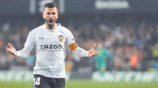 José Luis Gayà, capitán del Valencia, te seguimos