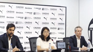 La política de fichajes del Valencia, y de Meriton